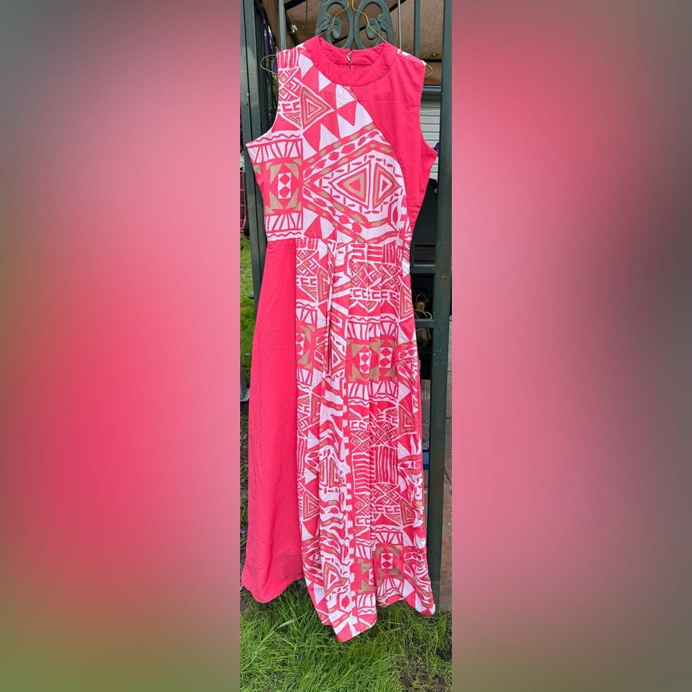 Beautiful woman’s gown.  Rayon . Flow fun, dramatic